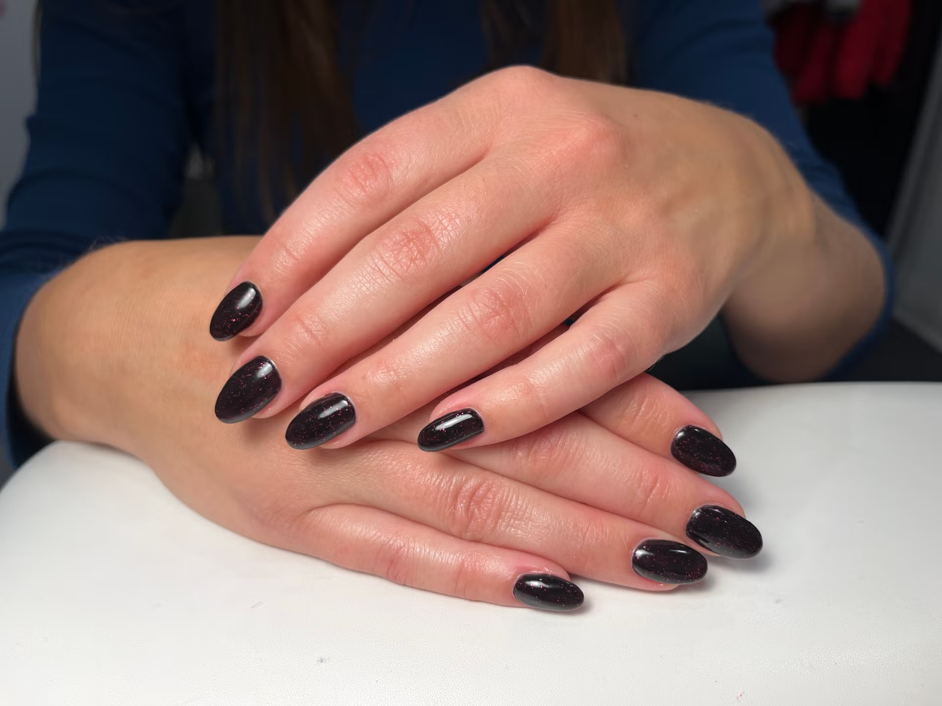Ongles nude minimalistes